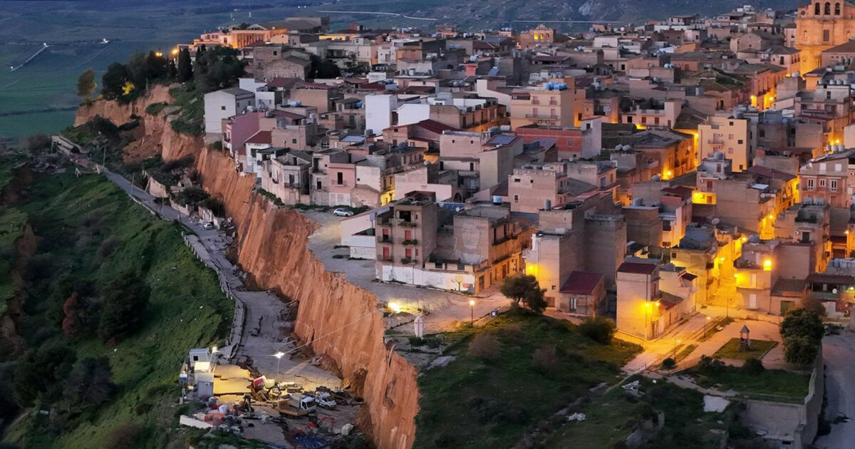 Il 94,5% dei comuni italiani è a rischio ma la geologia è ignorata e definanziata Il 94,5% dei comuni italiani è a rischio ma la geologia è ignorata e definanziata