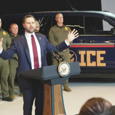 Copertina di Ice,  Piantedosi conferma E Meloni teme per i Giochi. Il Governo teme la figuraccia in mondovisione per le manifestazioni: “Gli agenti avranno solo compiti di intelligence”