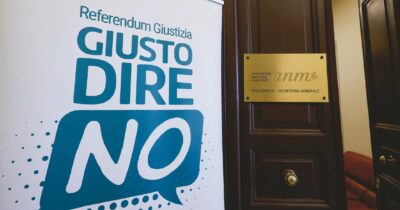 Copertina di Referendum, ora il No cresce: parità nei sondaggi. Sulla data del voto si aspetta il Tar