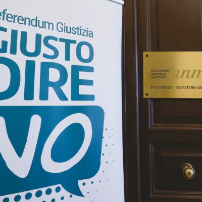 Copertina di Referendum, ora il No cresce: parità nei sondaggi. Sulla data del voto si aspetta il Tar