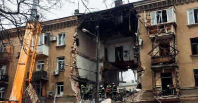 Copertina di Ft: “A Kiev garanzie  Usa solo se Zelensky   si ritira dal Donbass”