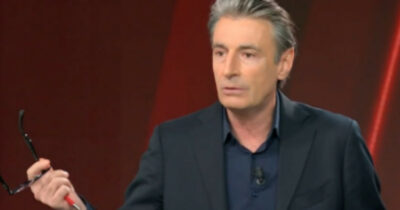 Copertina di “Giornalisti di Ore 14 picchiati e rapinati dagli spacciatori. Situazione di degrado insostenibile”: lo sfogo di Milo Infante dopo l’aggressione ai propri inviati