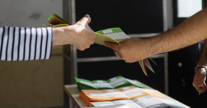 Il no della destra al voto fuorisede per il referendum: bocciati in Commissione gli emendamenti delle opposizioni