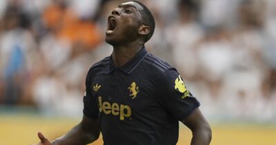 Copertina di Paura per l’ex Juve Kolo Muani: incidente a Londra e Ferrari distrutta. L’allenatore del Totthenam: “Sta bene”