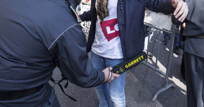 Metal detector a scuola: la circolare di Valditara e Piantedosi dopo l’omicidio a La Spezia
