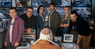 Copertina di “Le continue collusioni reiterate dei politici sono uno spettacolo orribile”: Lino Guanciale sulle tracce di Matteo Messina Denaro