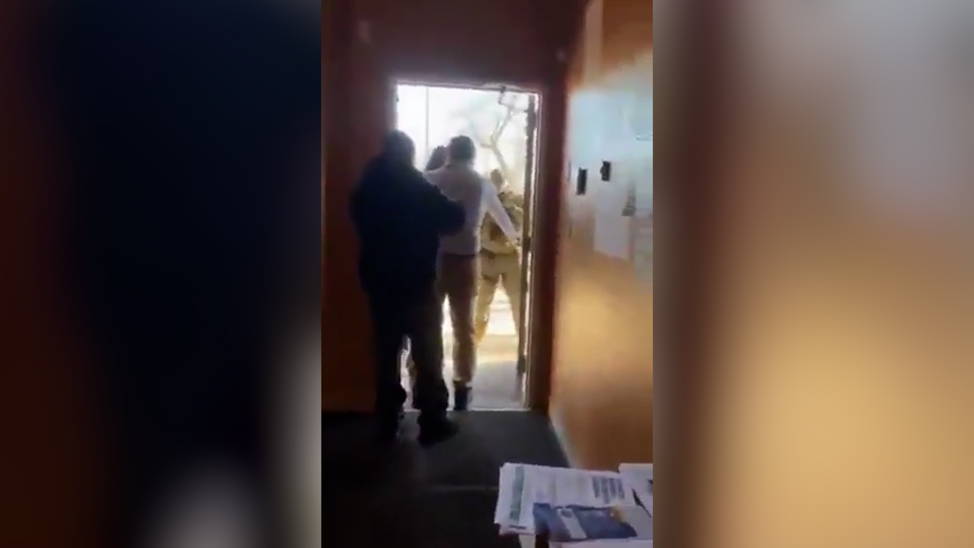 agenti dell8217ice provano a fare irruzione nel consolato dell8217ecuador a minneapolis e vengono fermati dai funzionari da Ilfattoquotidiano.it agenti dell8217ice provano a fare irruzione nel consolato dell8217ecuador a minneapolis e vengono fermati dai funzionari