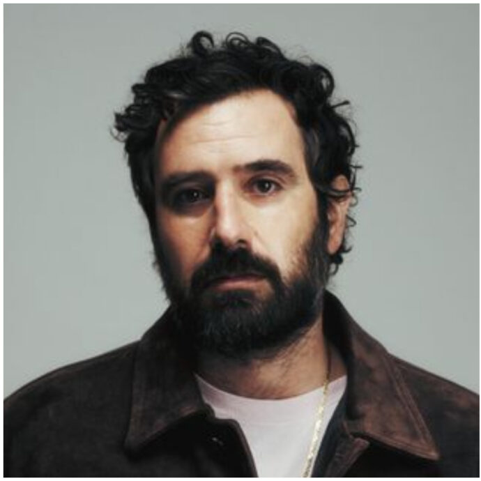 Tommaso Paradiso e la coppia Fedez-Masini in pole position per la vittoria, anche dopo il primo ascolto della stampa, ma occhio a Sayf: così i bookmakers su Sanremo 2026