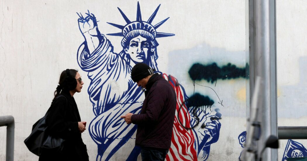 Iran, minaccia di Washington: “Riprendete ora i negoziati”