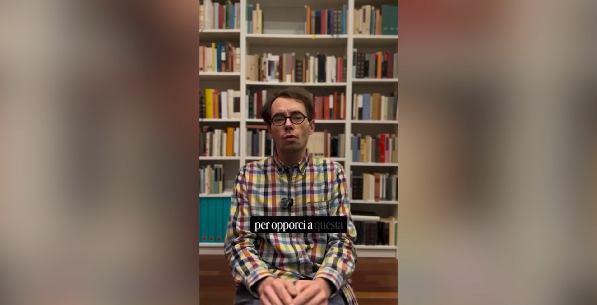 “Sondaggio rivolto agli studenti per segnalare i docenti di sinistra. Io lo sono, schedatemi”: la video denuncia di un prof “Sondaggio rivolto agli studenti per segnalare i docenti di sinistra. Io lo sono, schedatemi”: la video denuncia di un prof