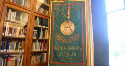 Copertina di Massoneria, che caos!  Così il Tribunale civile  ferma le elezioni del Grande Oriente d’Italia
