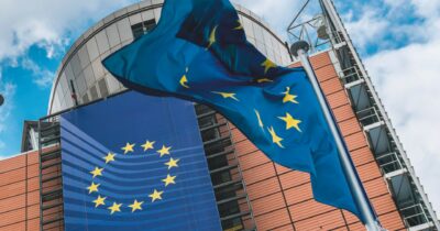 Copertina di Discorso pubblico: chi  può stabilire cosa è vero o falso?