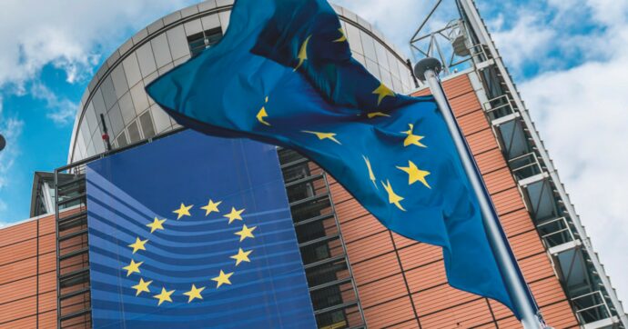 Discorso pubblico: chi  può stabilire cosa è vero o falso?