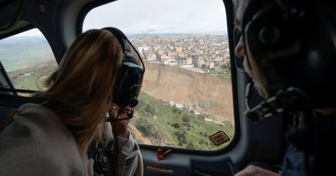 Prima il ciclone poi la frana di Niscemi: la natura smentisce le bugie della destra