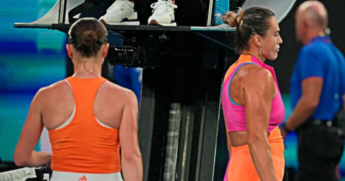 Sabalenka-Svitolina, gelo tra la bielorussa e l’ucraina agli Australian Open: né foto né stretta di mano. E un labiale sospetto