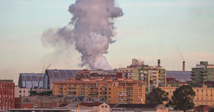 Ilva, il Tribunale di Milano ordina lo stop alla produzione dal 24 agosto: “Adeguate le prescrizioni, rischi per la salute”
