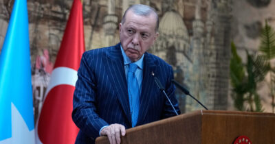 Copertina di Iran, proseguono i colloqui con i mediatori turchi (su mandato Usa): Erdogan vuole un credito per la questione curda