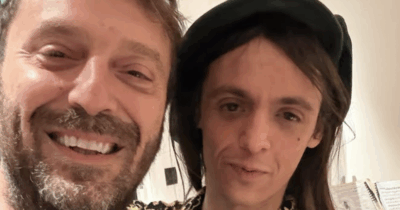 Copertina di “Questa giacca non l’aveva mai indossata nessun artista, nemmeno io perché non ci entro”: Cremonini ‘presta’ a Lucio Corsi una casacca di Freddie Mercury