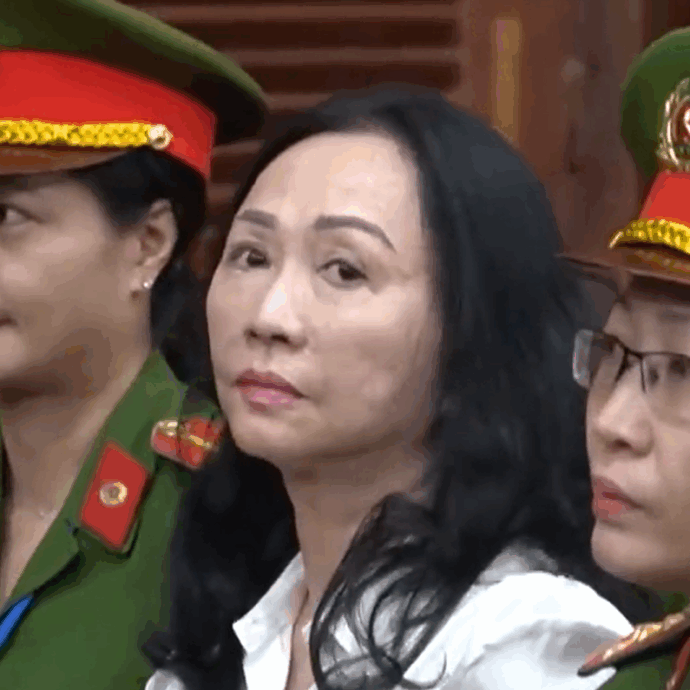 Diventa miliardaria mettendo a segno una delle frodi più grandi della storia: il tribunale mette in vendita i suoi yacht e due borse Birkin di Hermes per recuperare i soldi