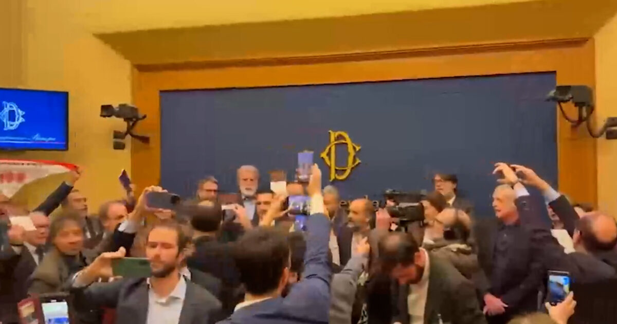 Camera, 32 deputati sospesi: occuparono la sala stampa per impedire la conferenza sulla remigrazione di CasaPound