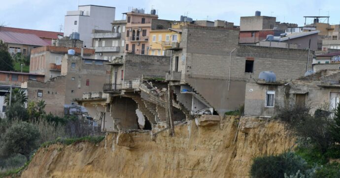Frana Niscemi, il sindaco del Comune si smarca: “Non tocca a noi la prevenzione sul rischio idrogeologico”