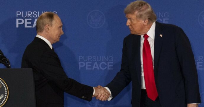 Il Cremlino ridimensiona la tregua chiesta dagli Usa: “Solo fino a domenica”. E punta a nuovi negoziati. Trump: “Putin e Zelensky si odiano, ma accordo vicino”