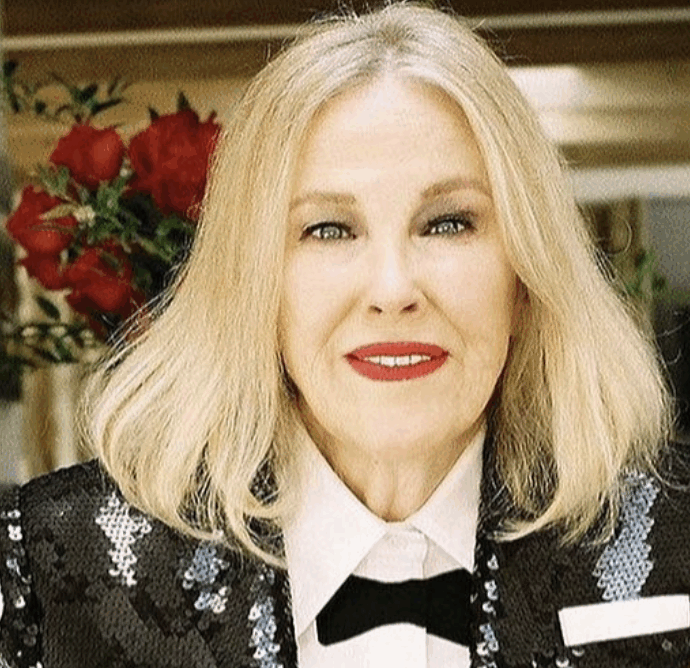 “Mamma, pensavo avessimo ancora tempo. Ti voglio bene, ci vediamo dopo”: l’addio di Macaulay Culkin a Catherine O’Hara, sua ‘madre’ in Mamma ho perso l’areo morta a 71 anni