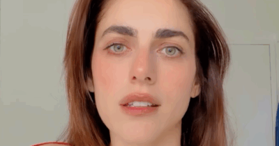 Copertina di “A vivere peggio le scene di sesso nei film sono gli attori, perché hanno paura che possa avvenire qualcosa, li vedi che sono in sbattimento”: così Miriam Leone