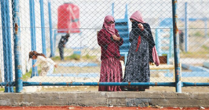 “Noi merce di scambio”: miliziani Isis e bimbi nel campo di prigionia