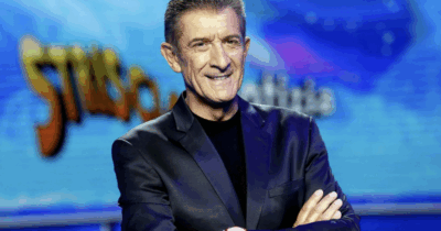 Copertina di “Quando Massimo Boldi arrivò coi capelli finti di Cesare Ragazzi non capivo chi fosse, glieli aveva attaccati bassi sulla fronte e quella notte… Io e Iacchetti? Siamo una coppia, però liberi, è l’ideale”: così Ezio Greggio