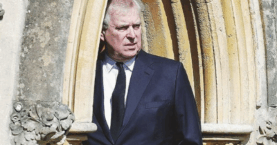 Copertina di Si fa avanti un’altra vittima dell’ex principe Andrea: “Pagata per fare sesso nella casa che fu della regina Madre, il Royal Lodge e portata a Buckingham Palace”