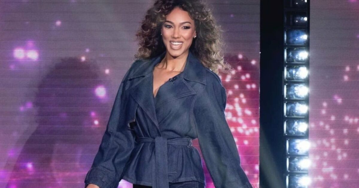 a gerry scotti posso dire solo grazie mi devo tirare un po8217 di pizzicotti per ricordarmi che lavoro davvero con lui i ritocchini mi sono rifatta il seno ma in viso nulla cos236 samira lui a verissimo