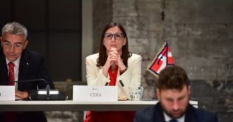 Copertina di Scarpe ortopediche a titolo gratuito per le persone con disabilità, il Piemonte vota no: e i genitori di una bimba pagano fino a 800 euro