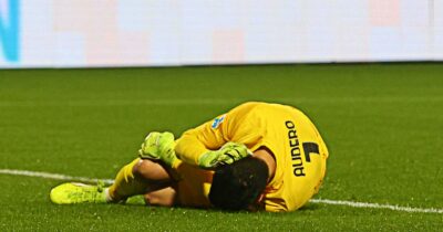 Copertina di Individuato il tifoso che ha lanciato il petardo verso Audero: è ferito alle dita e ricoverato in ospedale