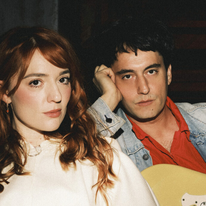 “Noi come i Coma_Cose? Se ci intervistano i giornali di gossip si addormentano”: così Maria Antonietta e Colombre