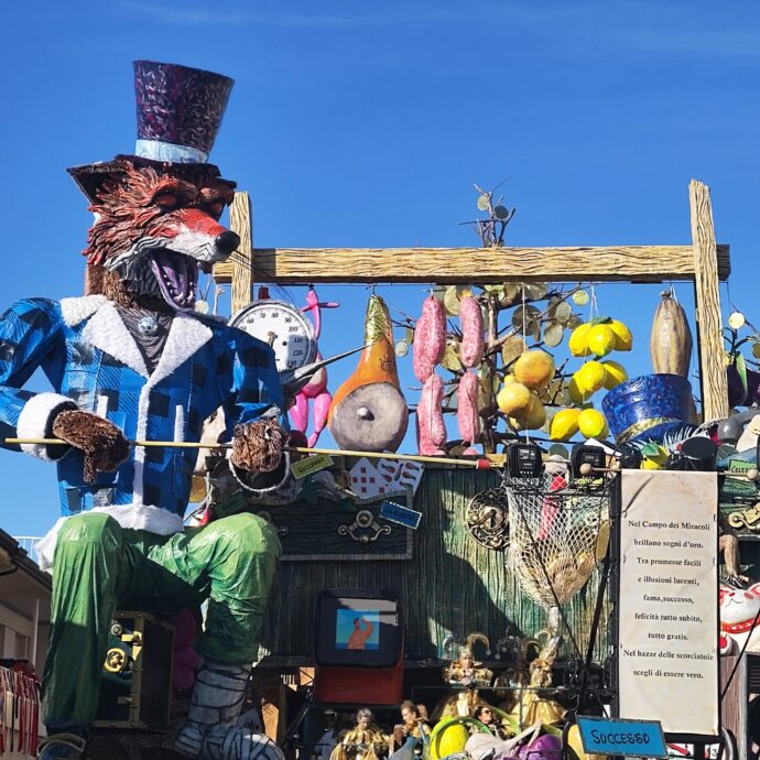 Carnevale di Viareggio 2026, il debutto è da record: 100mila persone per i carri con le allegorie di Trump, Putin e Von der Leyen. Ecco le date delle prossime sfilate (anche in notturna)