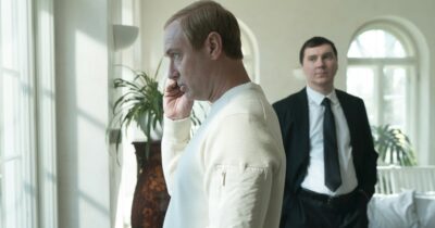 Copertina di L’ossessione del Putin di Jude Law? Qualcuno è più popolare di lui: Stalin. Ecco ‘Il Mago del Cremlino’