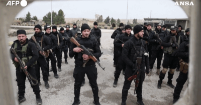 Copertina di Truppe di Damasco ad Hassaké dopo l’accordo con le autorità curde: atteso l’ingresso a Kobane – Video