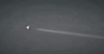 Copertina di Area 51, un video riaccende il mistero degli Ufo: “C’è un velivolo triangolare che sfreccia in cielo”