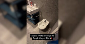 Copertina di Olimpiadi Milano-Cortina, lo stupore dell’atleta canadese davanti al bidet in camera: “Ooh” – Video