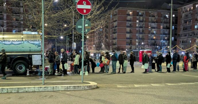 Roma Est senza acqua: lunghe file ad autobotti