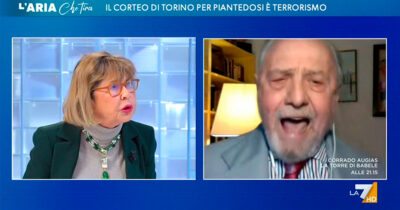 Copertina di Scontri a Torino, Caprarica sbotta a La7: “Chi è andato a quel corteo o è imbecille o irresponsabile”