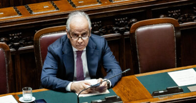 Copertina di L’informativa di Piantedosi alla Camera: “Innalzato il livello dello scontro, richiama dinamiche terroristiche”