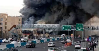 Copertina di Iran, maxi incendio in un bazar a Teheran: distrutte 200 attività. Una nube di fumo nero avvolge la città