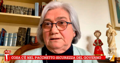 Copertina di Scontri a Torino, Bindi contro Meloni: “Il governo non dà ordini alla magistratura, esiste l’obbligatorietà dell’azione penale”. Su La7