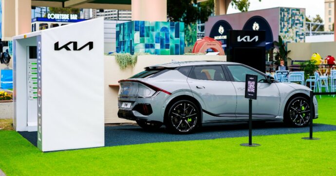 Kia spinge sull’elettrico agli Australian Open 2026, tra record e sfide future