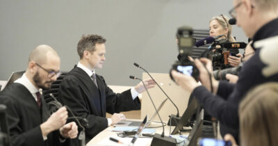 Copertina di Marius Borg Hoiby è stato arrestato, poi via al processo per violenza sessuale del figlio della principessa di Norvegia Mette-Marit. Il giudice: “Niente foto”