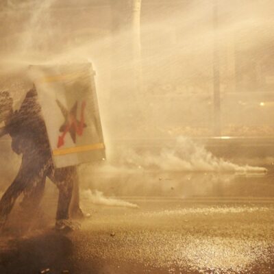 Copertina di “Agenti con solo due giorni di addestramento al corteo per Askatasuna finito con gli scontri”: la denuncia dei sindacati di polizia