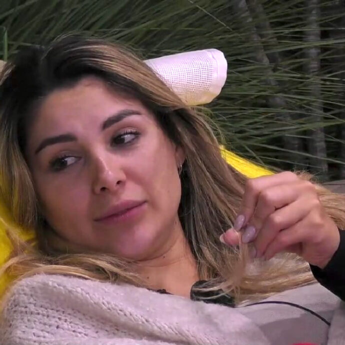 “Mi chiamano ‘Peppa Pig’, mi sono sentita a disagio. Per questo ho deciso di rimuovere chirurgicamente il doppio mento”: lo rivela l’ex gieffina Chiara Cainelli