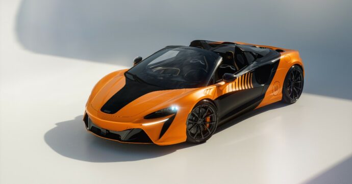 McLaren Artura Spider MCL39 Championship Edition, serie speciale per il decimo titolo in F1 – FOTO